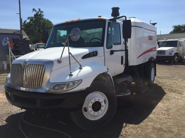 2009 Elgin Crosswind Sweeper Truck