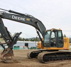 2010_deere_225d_excavator