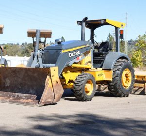 2013_DEERE_210K_SKIP_LOADER_FOR_SALE